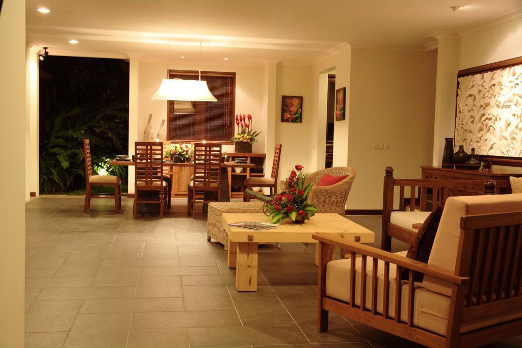 Villa Alex Seminyak  Luaran gambar